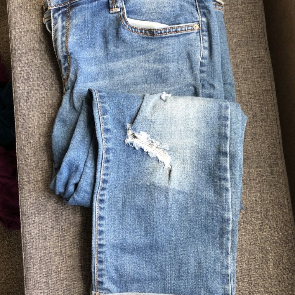 Arizona Jean Co Cropped Ripped Jeans Size 13